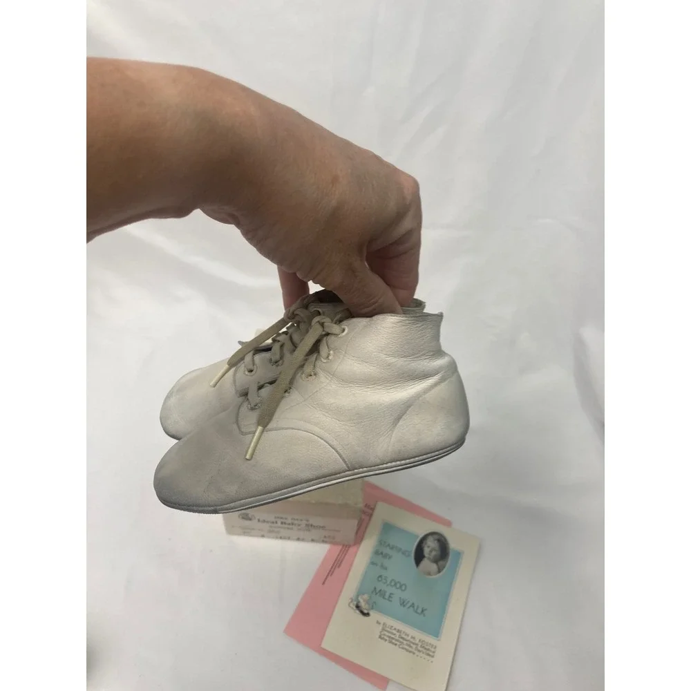 Mrs‎ Day's Ideal Baby Shoe Size 4 White Leather Vintage Original Box